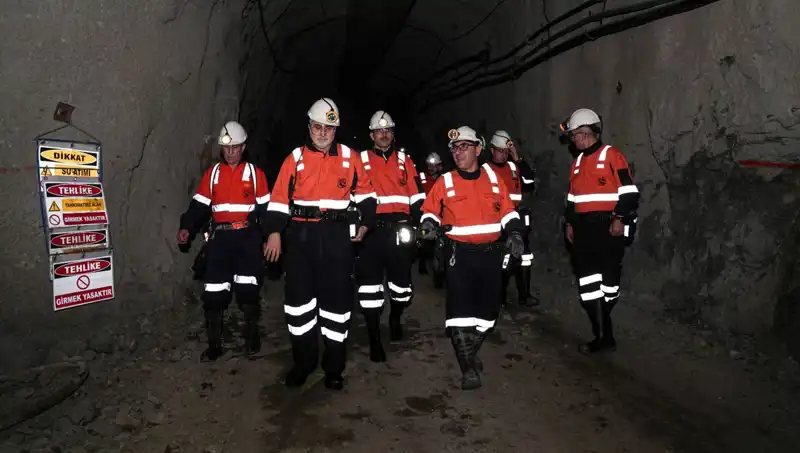 Bakan Işıkhan, Altın Madeni Ziyaretiyle Yeni Projeleri Duyurdu