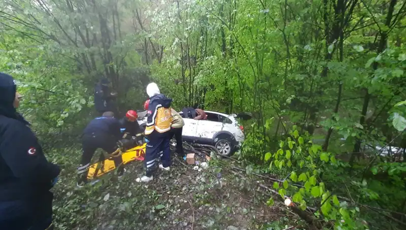 Direksiyon Hakimiyetini Kaybetti: Ormana Uçan Araçta Korkunç Kaza!
