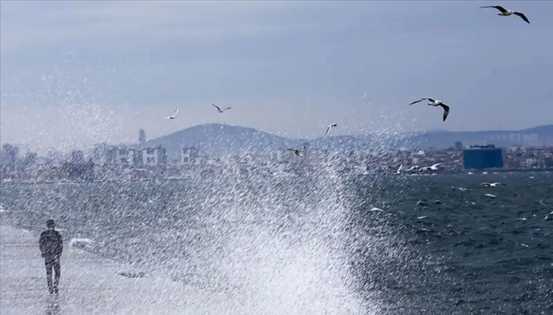 Marmara ve Ege Bölgesi İçin Kuvvetli Rüzgar Uyarısı: Önlemlerinizi Alın!