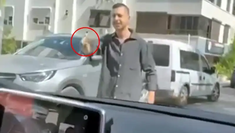 Trafikte Kadınlara Silah Doğrultan Sürücüye Hapis Cezası!