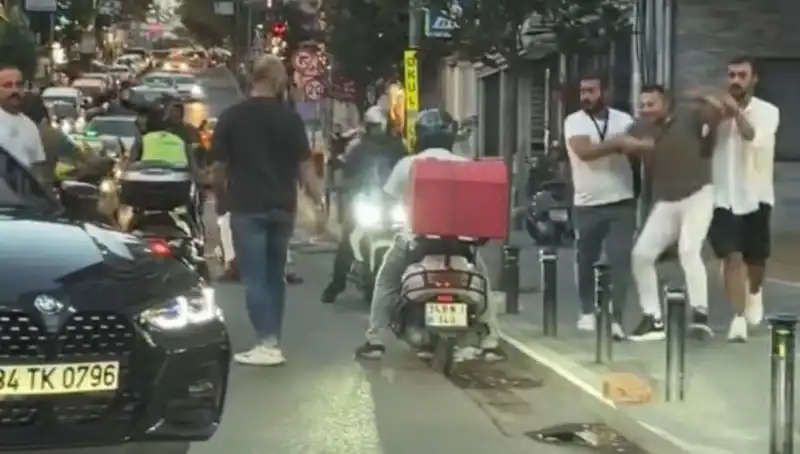 Nişantaşı'nda Yol Verme Kavgası: Sopayla Kadına Saldırı İhbarı!