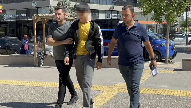 Tartışma Sonrası Kardeşini Bıçaklayan Genç, Gözaltına Alındı