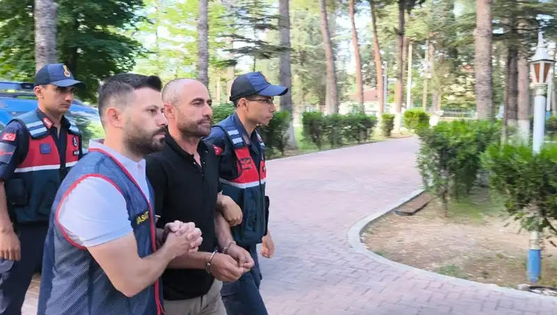 140 Kez Hırsızlık Yapan Çeteye Operasyon: 4 Şüpheliden 1'i Tutuklandı