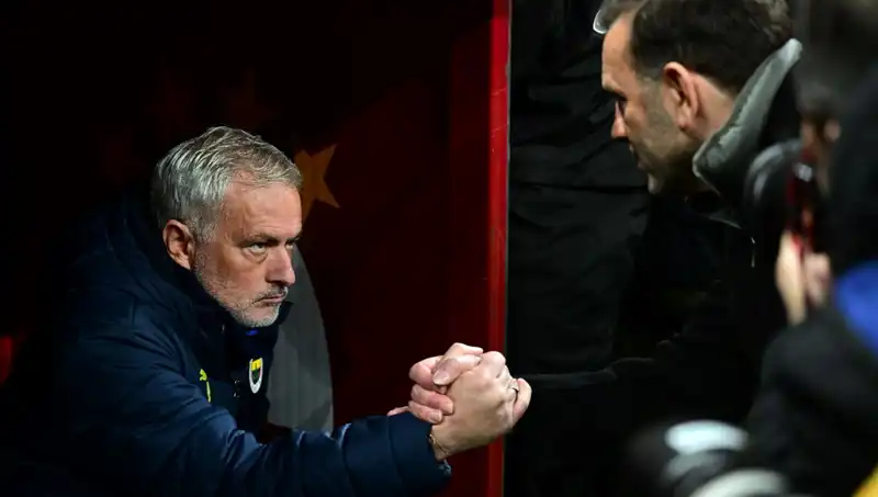 Veda mı? Derbide Mourinho ve Okan Buruk’un Yıldızlaşan Rekabeti