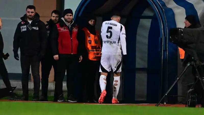 İki Maçta Üst Üste Kırmızı Kart Gören Tayyip Talha, Beşiktaş’tan Özür Diledi