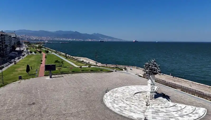 Sıcak Havanın Etkisi: Yollar Boşaldı, Şehir Sıcaklıkla Kavruldu