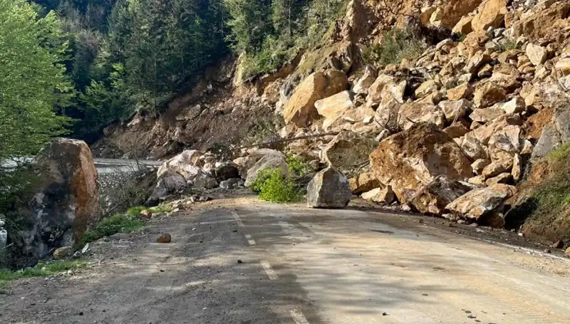 Giresun'da Heyelan Nedenli Yol Kapatılması: Son Durum ve Etkileri