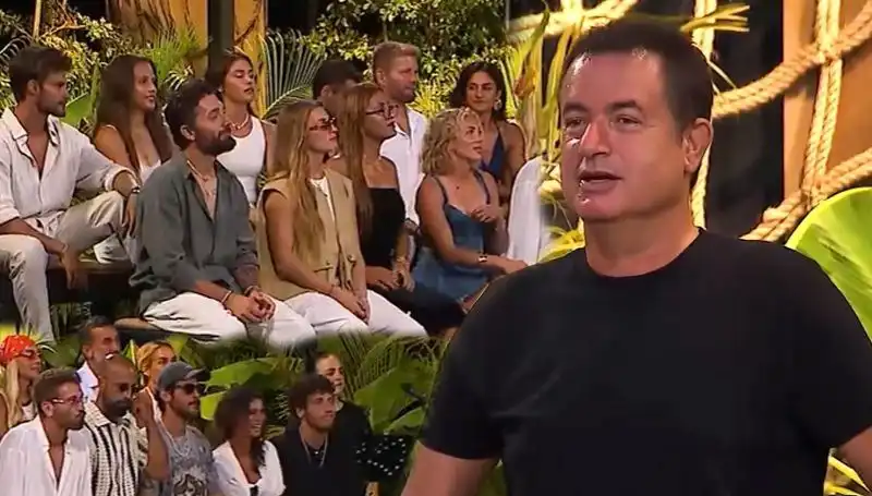 Survivor'da Birleşme Partisi Nefes Kesti: Şarkı Yarışması Şovun Yıldızı Oldu