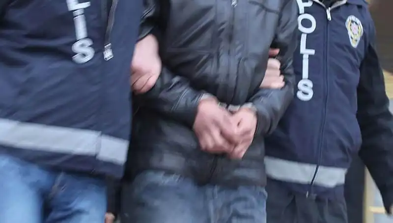 Konya'da Yüzleri Aydınlatan Dolandırıcılık Operasyonu: 13 Kişi Yakalandı