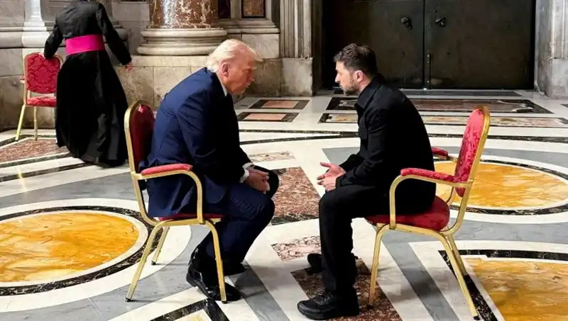 Zelenski'den Trump Açıklaması: Vatikan Görüşmesi En İyi Anlamda