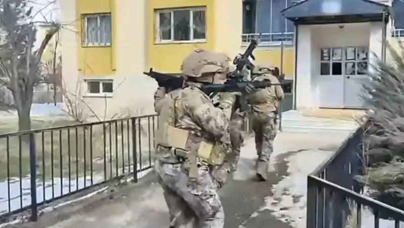 Bingöl’de DAEŞ Operasyonu: Üç Şüpheli Tutuklandı, Güvenlik Önlemleri Artırıldı