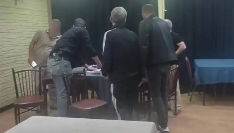 Kumar Oynarken Yakalanan Adamın Savunması Duyanda Şok Etkisi Yarattı