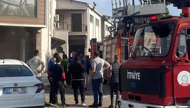 Mobilya Atölyesinde Yangın Paniği: Olayın Detayları ve Güvenlik Önlemleri
