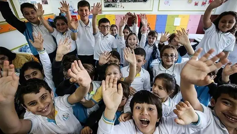 9 Günlük Tatil Sonrası Okul Zilleri Yeniden Çalmaya Başlıyor!
