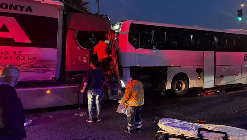 Dört Araçlı Zincirleme Kaza: İki Hayatın Kayıp Olduğu Olayı İfade Ediyoruz