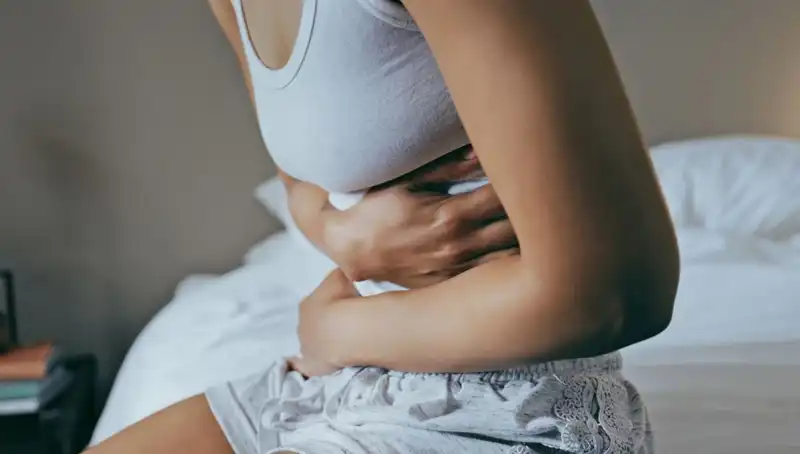 22 Yaşında Bağırsak Kanseri Teşhisi: Gençlerin Görmezden Geldiği Belirti
