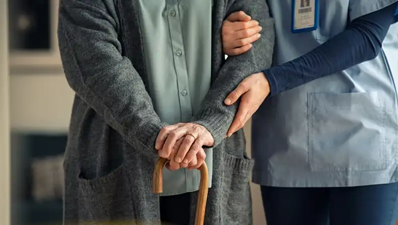 Dünyanın En Yaşlı Doktoru: 102 Yaşında Uzun Yaşam Sırları Neler?