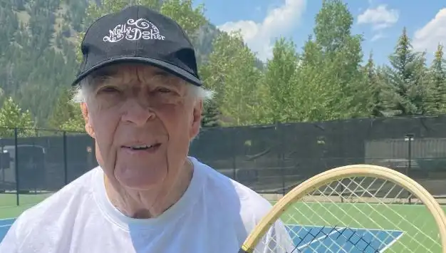 Avustralya'nın Tenis Efsanesi Fred Stolle Hayatını Kaybetti