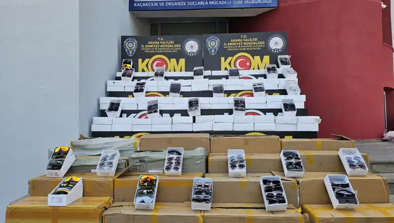 Adana'da Dev Şebekeye Darbe: 12 Bin Kaçak Güneş Gözlüğü Ele Geçirildi!