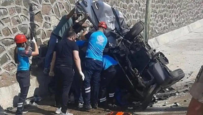 Tunceli'de Kafa Kafaya Çarpışan İki Araçta Yaralılar Var!