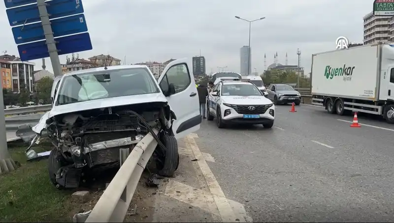 Otoyolda Feci Kaza: Araç Bariyere Ok Gibi Saplandı, Detaylar Şok Edici
