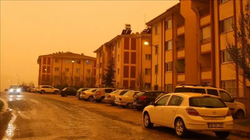 Çöl Tozu ve Sağanak Yağış: Türkiye'yi Etkisi Altına Alacak Yeni Meteorolojik Durum!