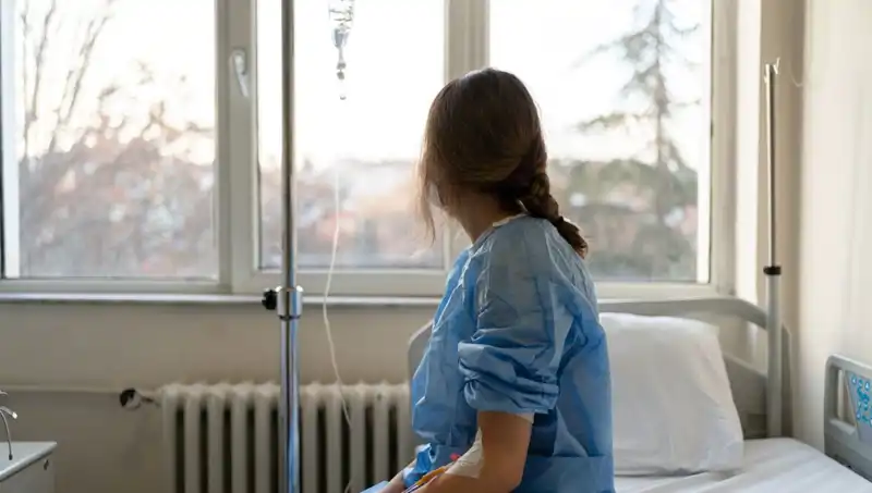27 Yaşındaki Kadının Meme Kanseri Teşhisi: Doktorlar "Ciddi Değil" Demişti