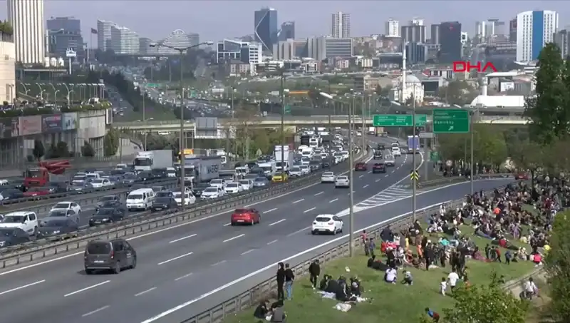 Deprem Sonrası İstanbul’da Trafik Yoğunluğu Şaşırtıcı Bir Şekilde Yüzde 56 Arttı!
