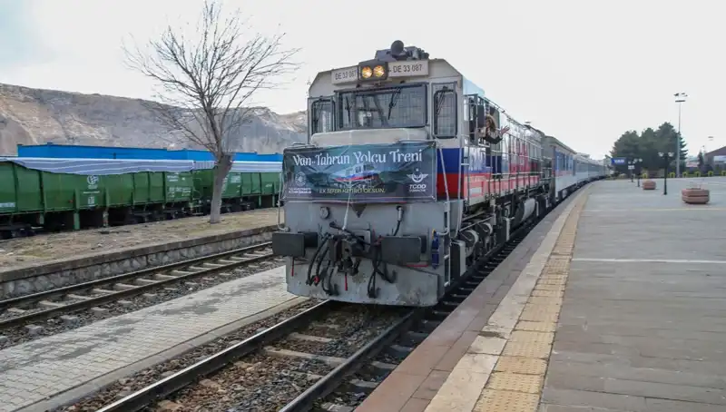 Van-Tahran Tren Seferleri Başladı: İki Şehir Arasında Yeni Bir Bağ Kuruldu