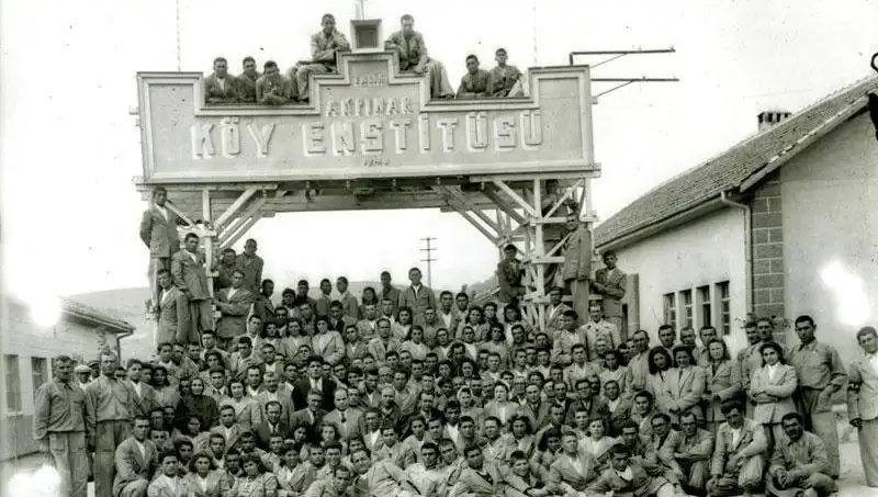 17 Nisan: Köy Enstitüleri'nin Kuruluş Yıl Dönümünde Eğitimin Geleceği