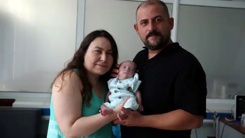 800 Gram Doğdu, 4 Ay Yoğun Bakımda Kaldı: Bebeğin Hayat Mücadelesi