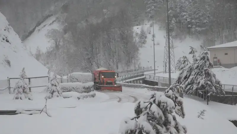 Bolu Dağı'nda Kar Yağışı: Kış Manzaraları ve Seyahat önerileri