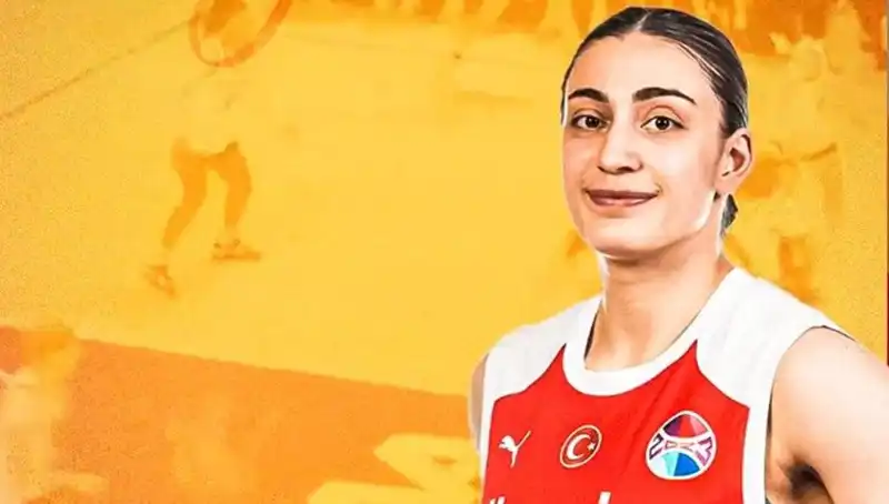 Galatasaray, Üç Yıldızıyla Sözleşme Uzatarak Geleceğe Yatırım Yapıyor