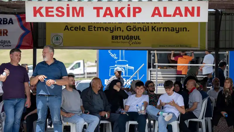 Ankara'da Kurban Pazarlarında Yoğunluk Zirveye Ulaşıyor: Alıcılar ve Satıcılar Hazır!