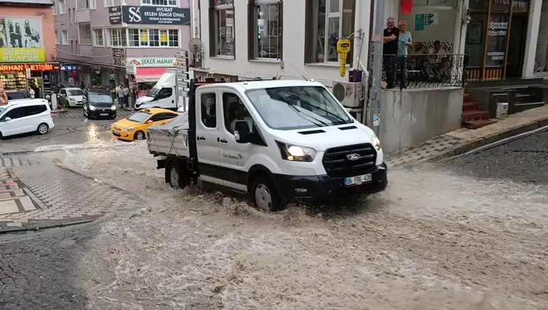Yoğun Sağınağın 10 Dakikada Yaratığı Su Baskınları ve Etkileri