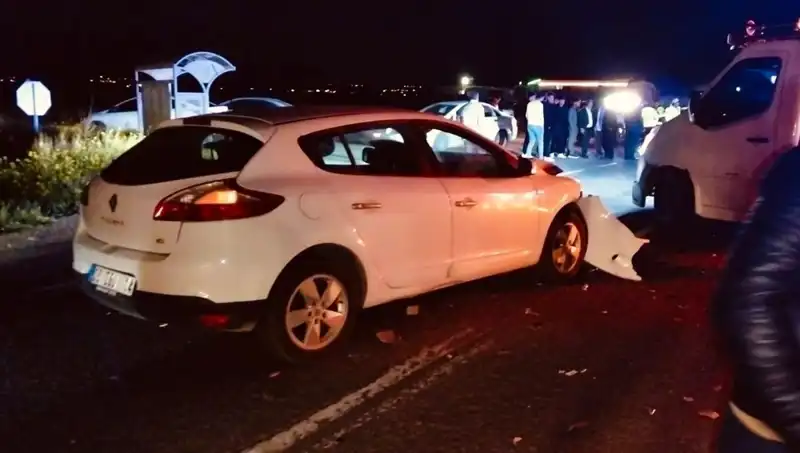 Kafa Kafaya Çarpışma: Trafik Kazasında Bir Ölü, Yedi Yaralı