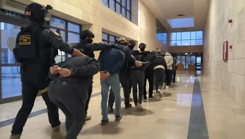 47 İlde DAEŞ Operasyonları: 298 Şüpheli Yakalandı, Ülke Genelinde Güvenlik Artırıldı