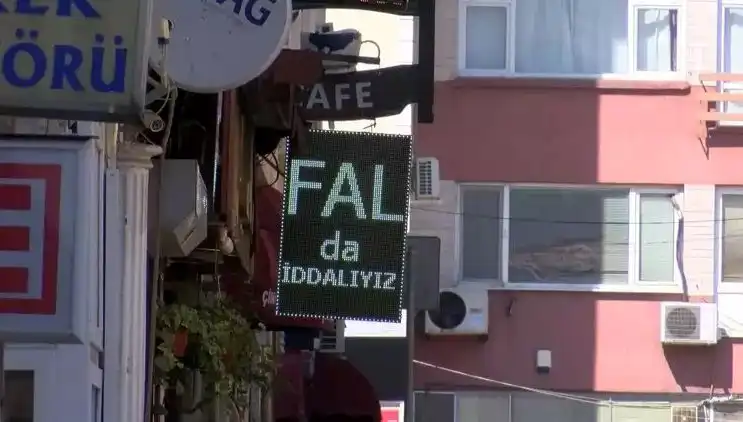 Türkiye'de Para Karşılığı Fal Bakmak Artık Hapis Ceza Riski Taşıyor