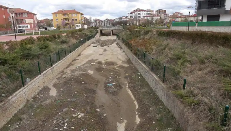 Coşkun Akarsu Kuraklık Tehlikesiyle Yüz Yüze: Neler Oluyor?
