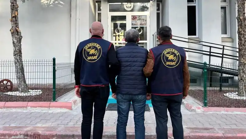 Firari FETÖ'cü emniyet müdürü yakalandı! MİT TIR'ları olayının sır perdesi aralanıyor