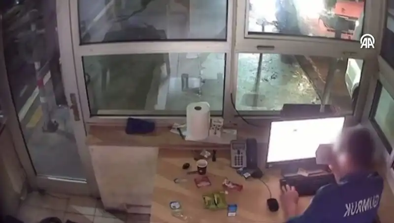 Kapıkule'de Rüşvet Skandalı! 23 Gümrük Memuru Tutuklandı