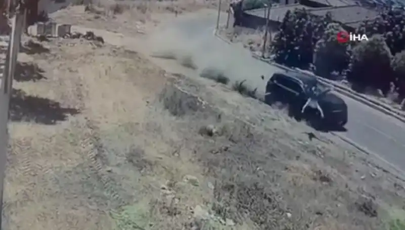 15 Yaşındaki Sürücünün Yola Çıkan Yayaya Çarpması: Hayatını Kaybeden Genç