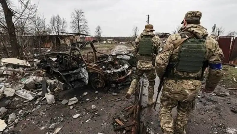 Rusya, Luhansk'ta Kontrolü Ele Geçirdi: Stratejik Bir Dönüm Noktası mı?