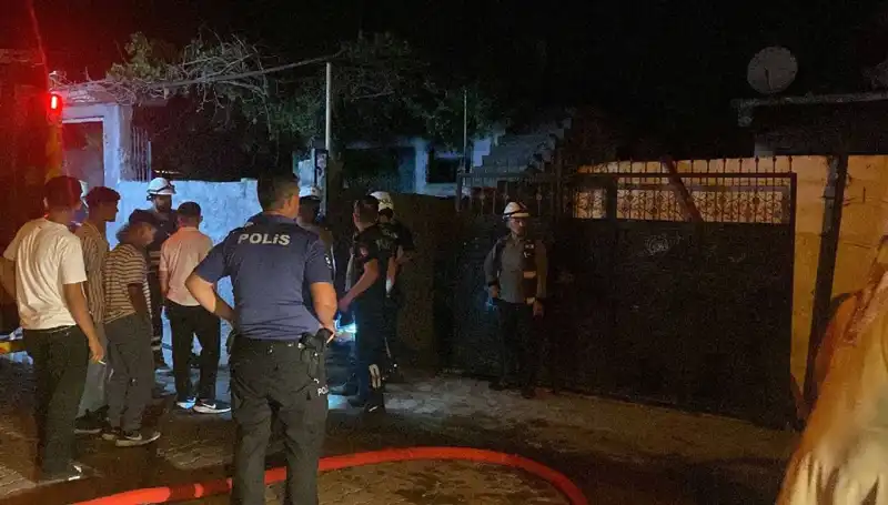 Ailesinin Evinin Yangını: Linç Tehlikesi ve Kurtarıcı Polisler