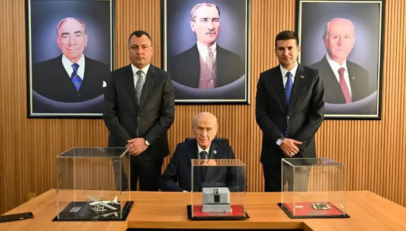 MHP Lideri Bahçeli'den Ülkü Ocakları'na Dikkat Çeken Ziyaret