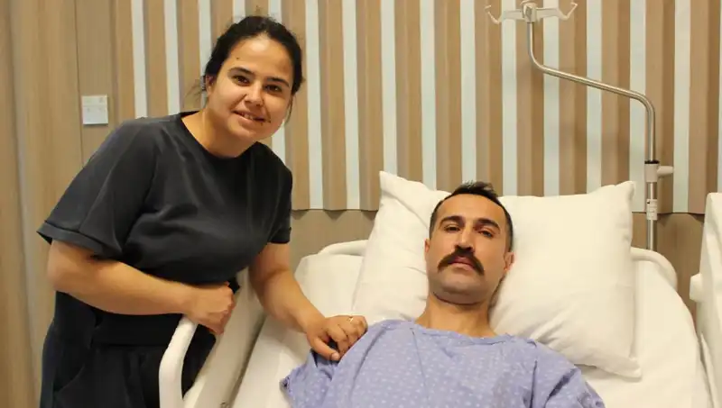 32 Yaşında Kalın Bağırsak Kanseri Teşhisi: Mide Kanaması Sanmak Ne Kadar Yanıltıcı Olabilir?