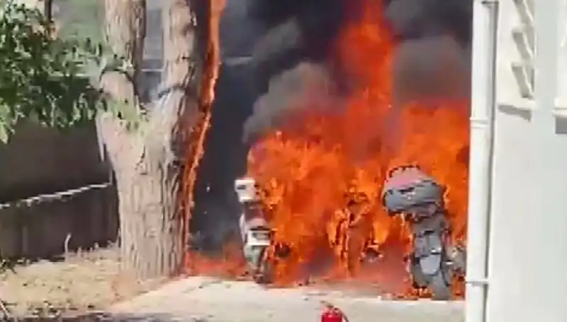 Park Halindeki 6 Motosiklet Alev Alev Yandı! Olayın Sır Perdesi Aralanıyor