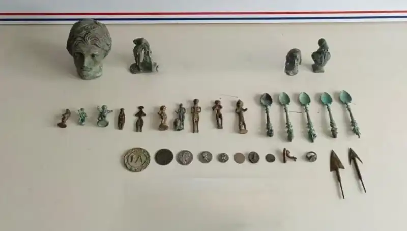 Roma Dönemine Ait Tarihi Eserler Ele Geçirildi: Kültürel Mirasımız Koruyoruz