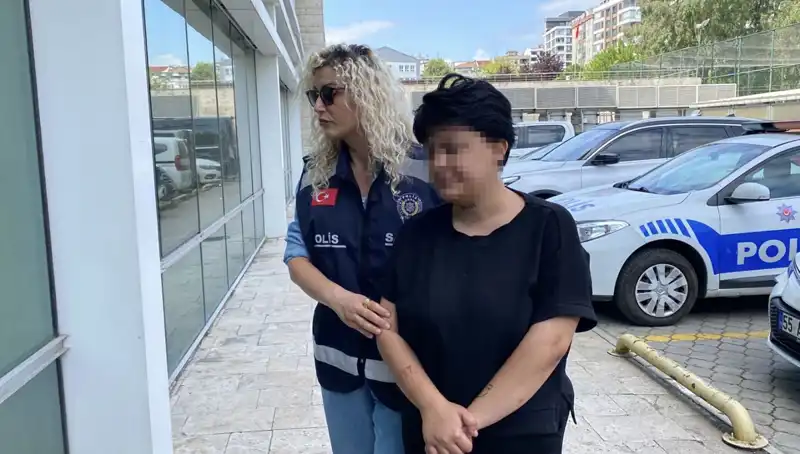 Genç Kızın Dehşet Verici Suç Oranı: Annesine 11 Bıçak Darbesi!