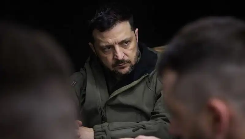 Zelenski, Rusya'nın Kuzey Kore Yapımı Füze Kullandığını Açıkladı